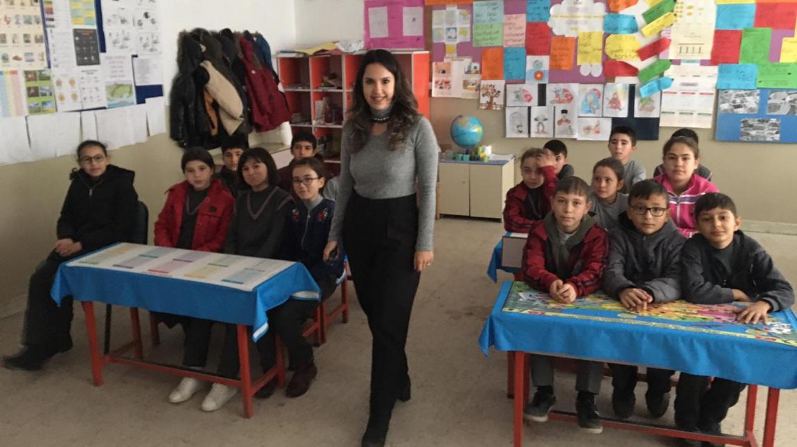 Kemal Akiş Ortaokulu'nda Verimli Ders Çalışma ve Akran Zorbalığı Seminerleri